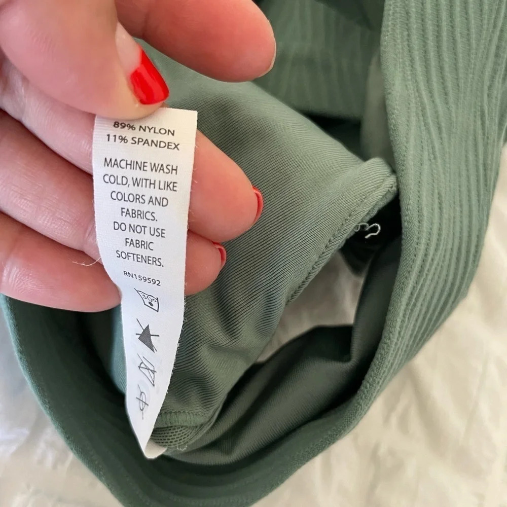 Glyder green sports bra - Picture 5 of 7